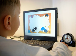 am Computer spielen